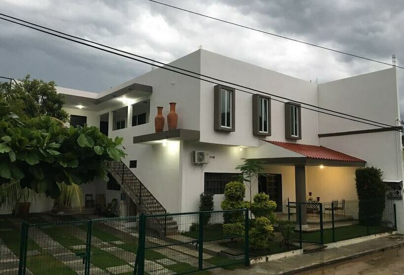 فندق Garden Suites Tonlá