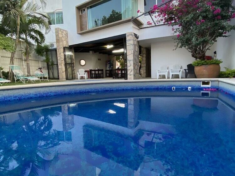 فندق Garden Suites Tonlá