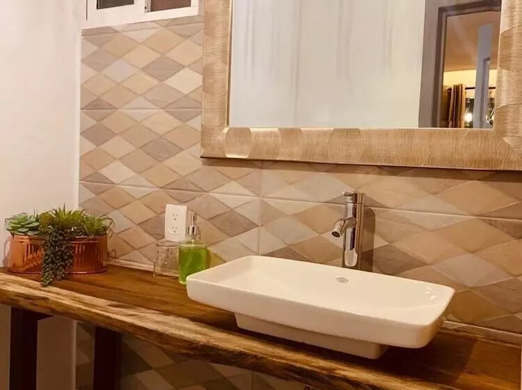 ホテル Garden Suites Tonlá