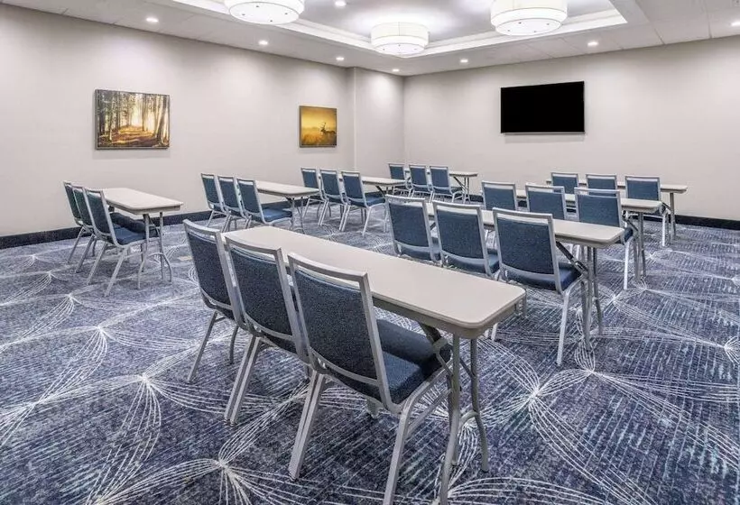 Hotelli La Quinta Inn & Suites By Wyndham Valdosta