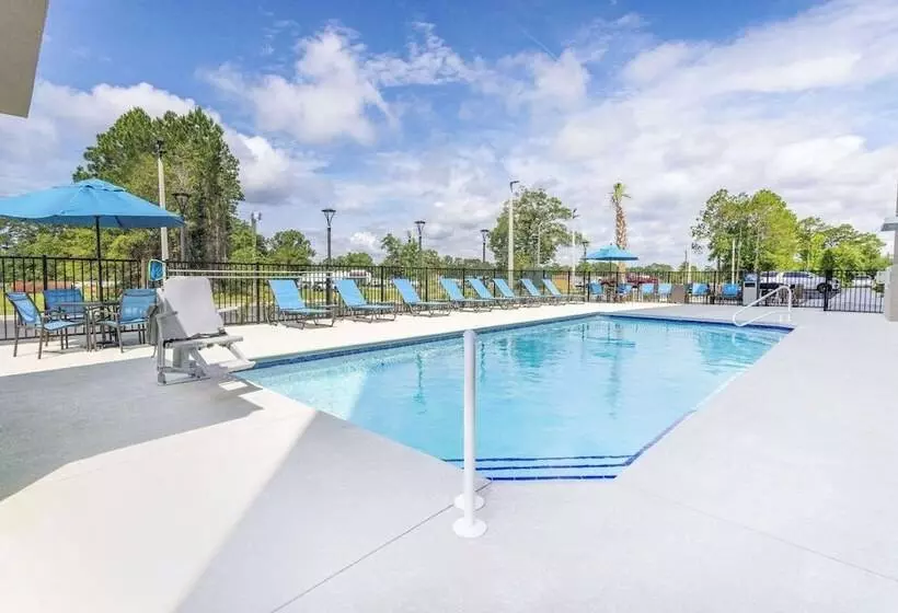Hotelli La Quinta Inn & Suites By Wyndham Valdosta