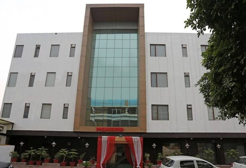Отель Mukund Residency