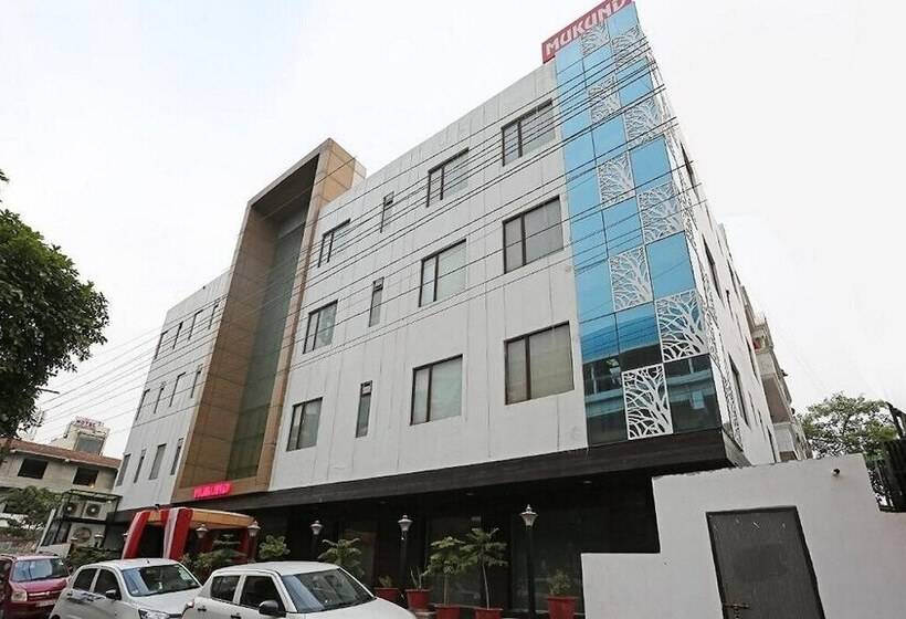 Отель Mukund Residency