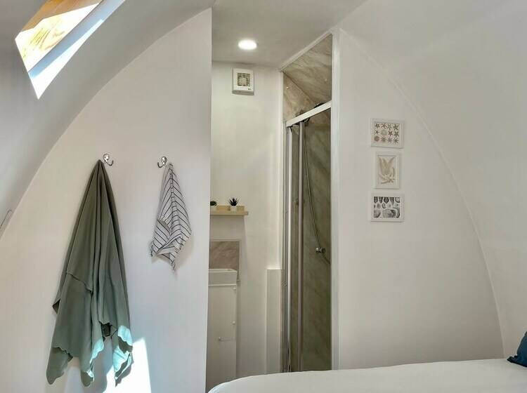 Отель Nuthatch Cabin At Cloudshill Glade   Campsite