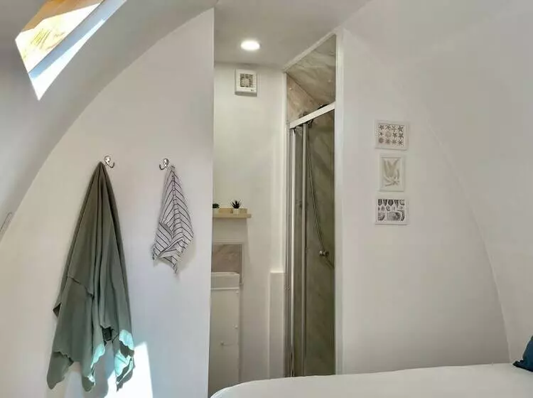 ホテル Nuthatch Cabin At Cloudshill Glade   Campsite