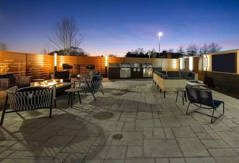 Hotelli Towneplace Suites By Marriott Canton Riverstone Parkway