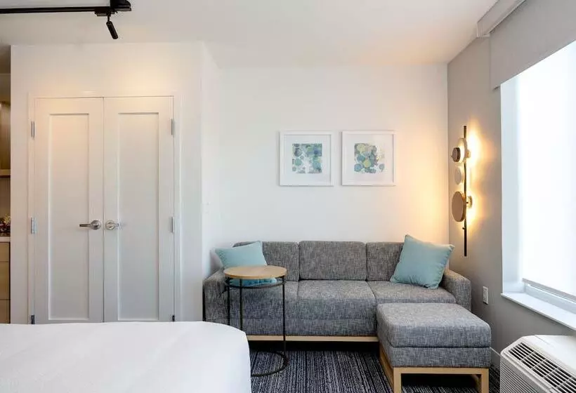 Hotelli Towneplace Suites By Marriott Canton Riverstone Parkway