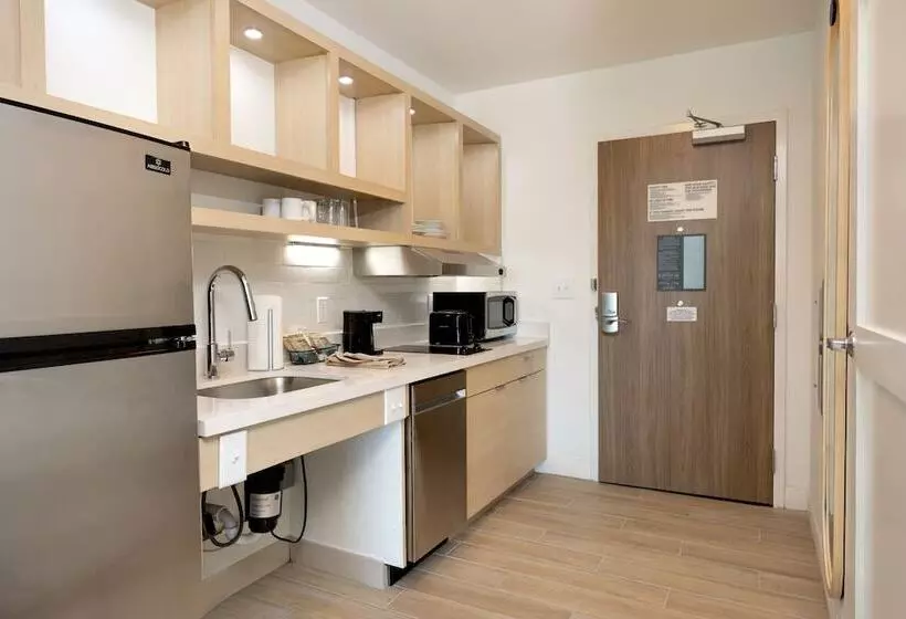 Hotelli Towneplace Suites By Marriott Canton Riverstone Parkway