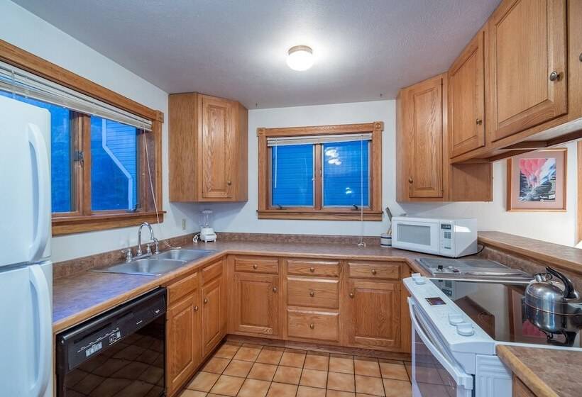 Mountain House East By Avantstay Close To The Slopes And Town!