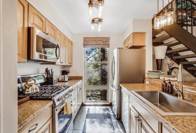 Pinegrove By Avantstay Beautiful Villas Condo Just Outside Tahoe City!
