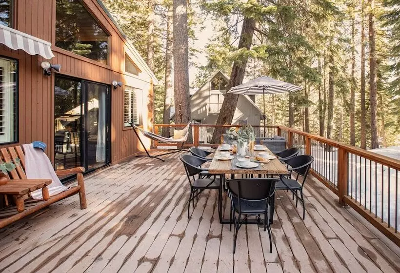 Polaris By Avantstay Woodsy Tahoe Cabin With Spacious Deck Close To Lake