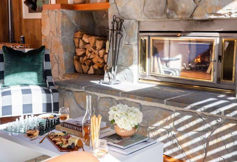 Polaris By Avantstay Woodsy Tahoe Cabin With Spacious Deck Close To Lake