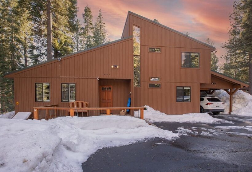 Polaris By Avantstay Woodsy Tahoe Cabin With Spacious Deck Close To Lake
