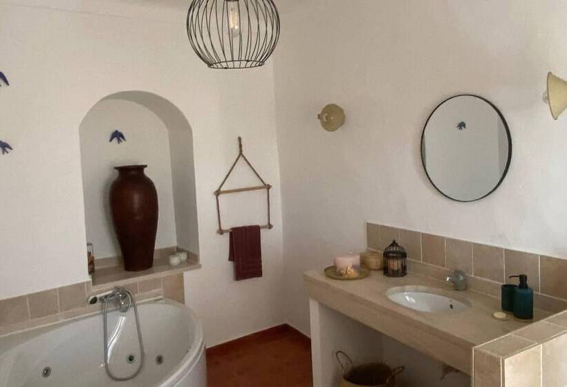 住所 Charming 5 Bed House In Granja