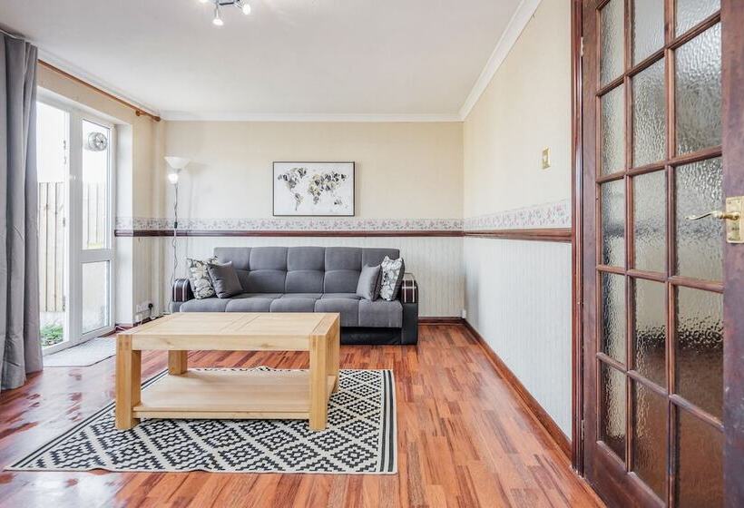 Резиденция Tms Spacious 3 Bed House! Tilbury! Free Parking!