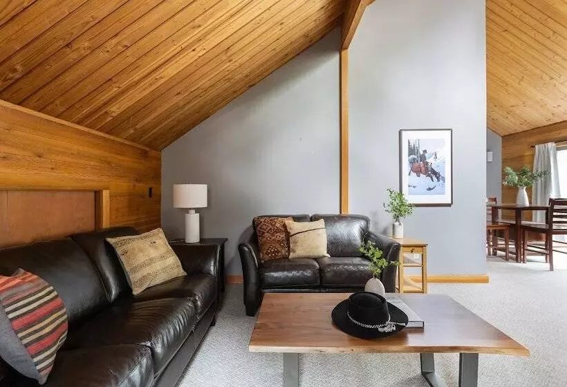 Skylight By Avantstay Elevated Mountain Home W/ Hot Tub, Billiards, Large Patio