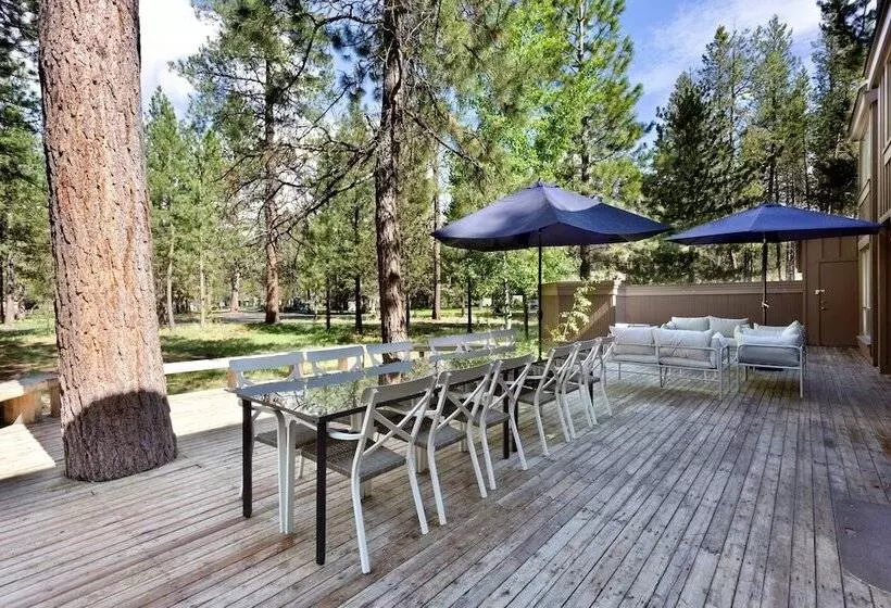 Skylight By Avantstay Elevated Mountain Home W/ Hot Tub, Billiards, Large Patio