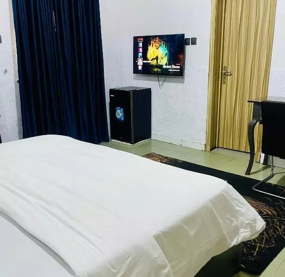 Weena Hotel & Resort