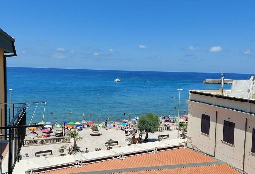 B&b Le Suites Di Costanza