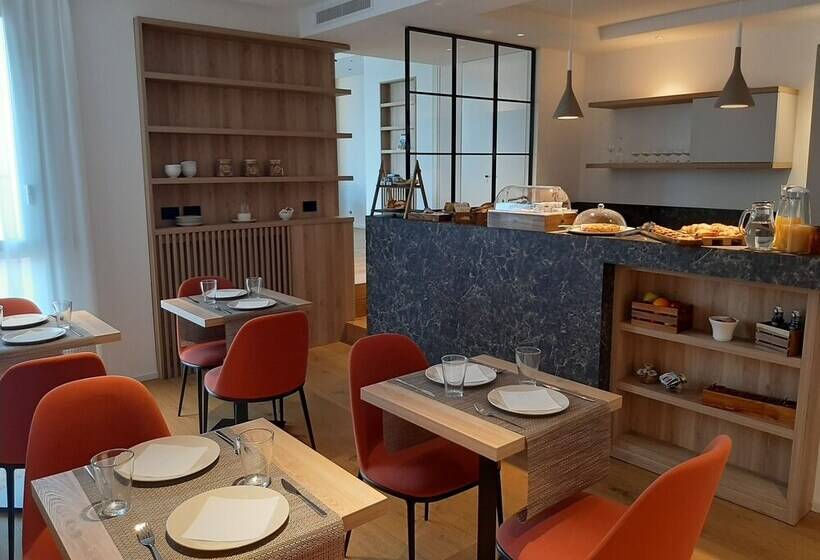 B&b Le Suites Di Costanza