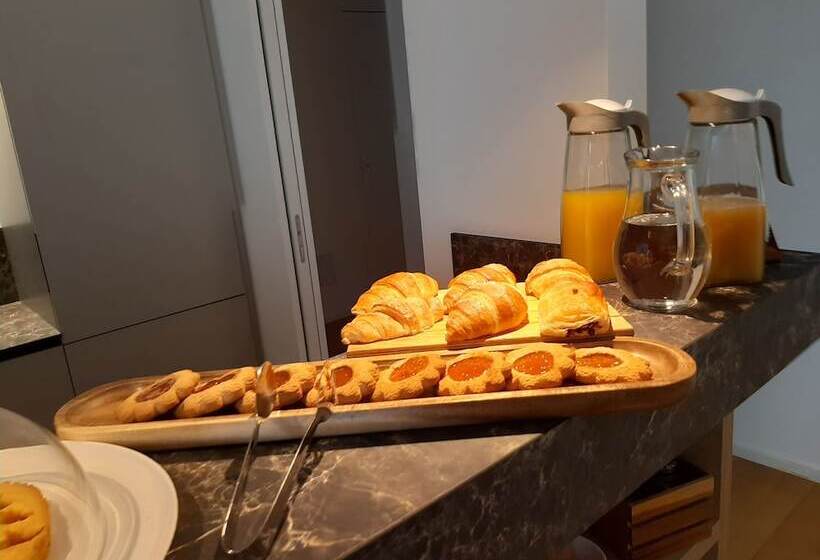 B&b Le Suites Di Costanza