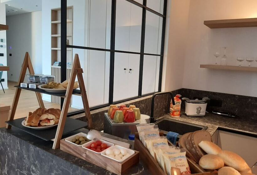 B&b Le Suites Di Costanza