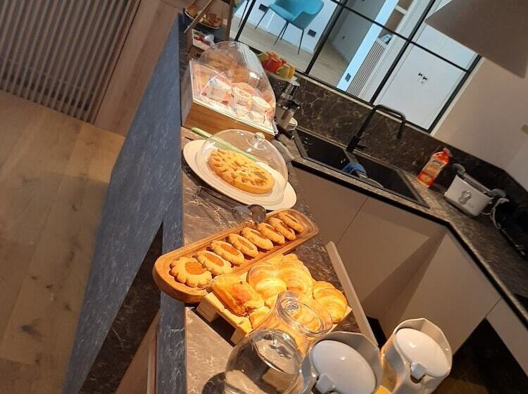 B&b Le Suites Di Costanza