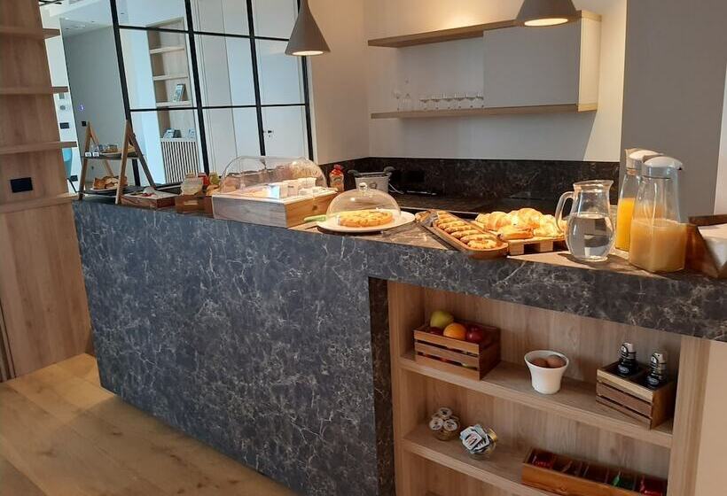 B&b Le Suites Di Costanza