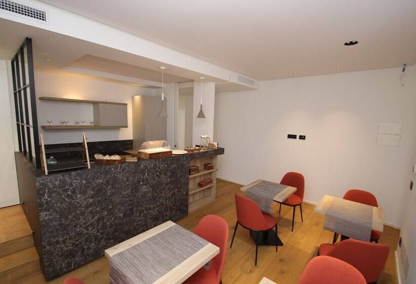 B&b Le Suites Di Costanza