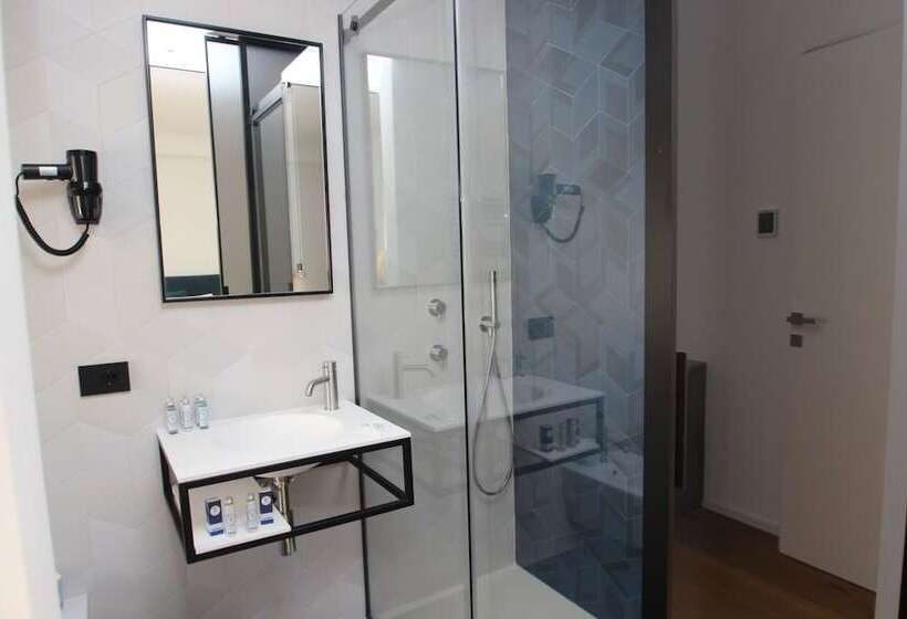 B&b Le Suites Di Costanza