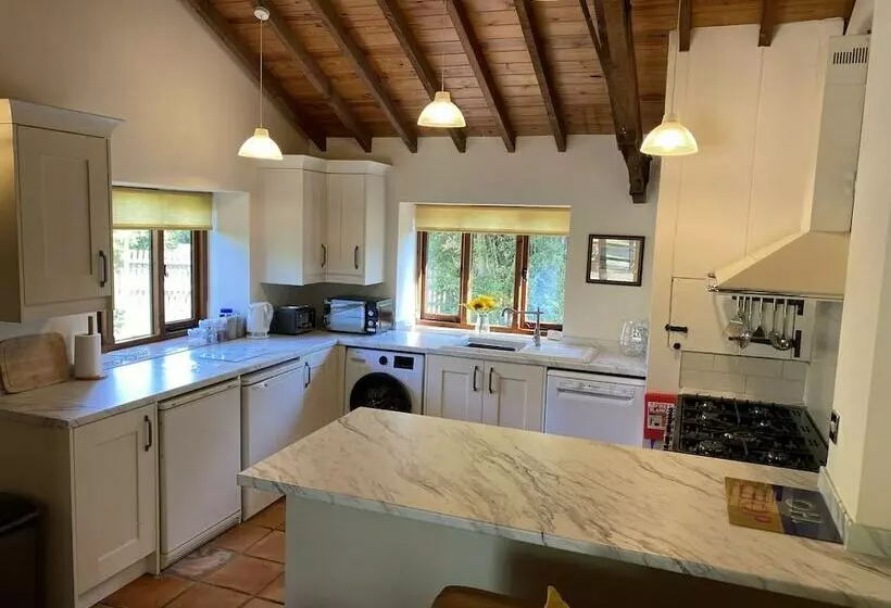 Brundish, Suffolk Barn, 2 Bed Idyllic 6 Acres