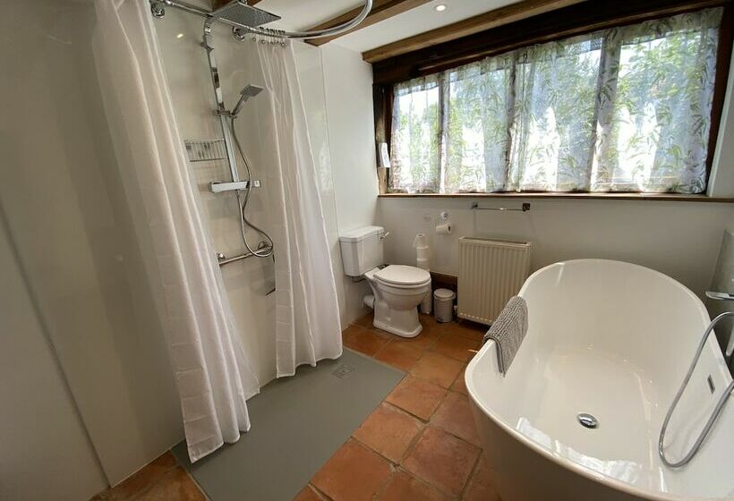 Brundish, Suffolk Barn, 2 Bed Idyllic 6 Acres