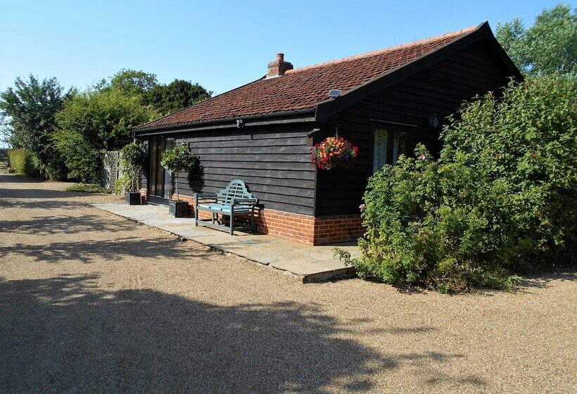 Brundish, Suffolk Barn, 2 Bed Idyllic 6 Acres