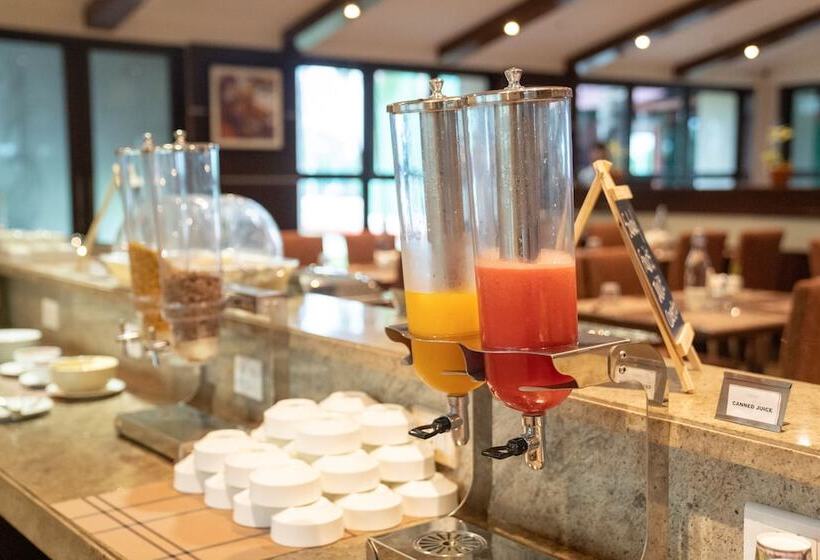 Greenleaf The Resort & Spa, Ganpatipule