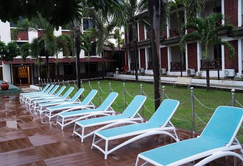 Greenleaf The Resort & Spa, Ganpatipule