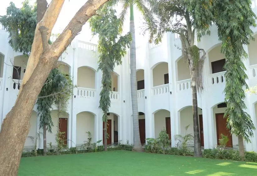 ホテル Clarks Inn Express Bharatpur