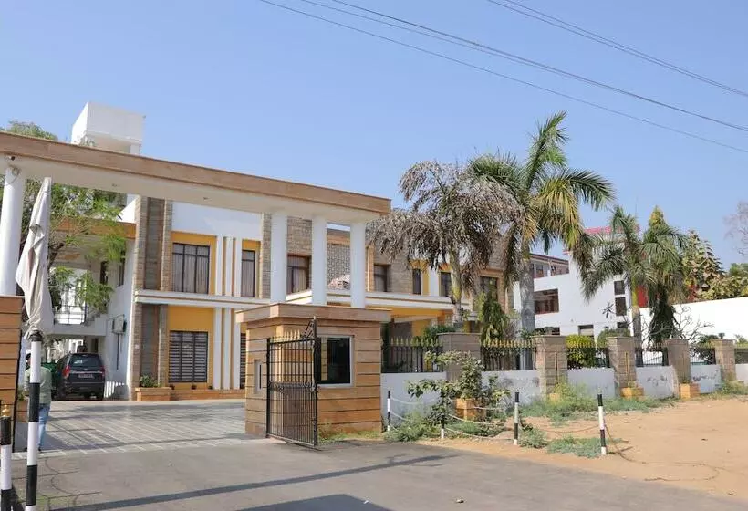 ホテル Clarks Inn Express Bharatpur