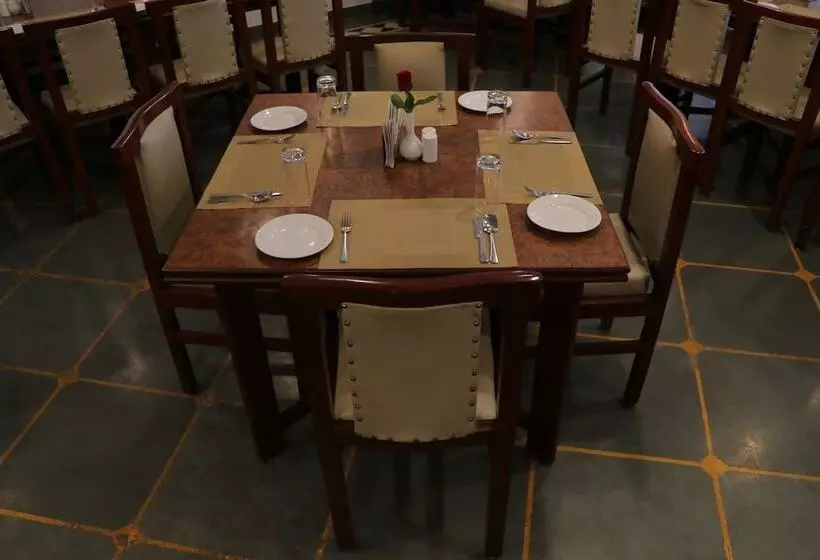 ホテル Clarks Inn Express Bharatpur