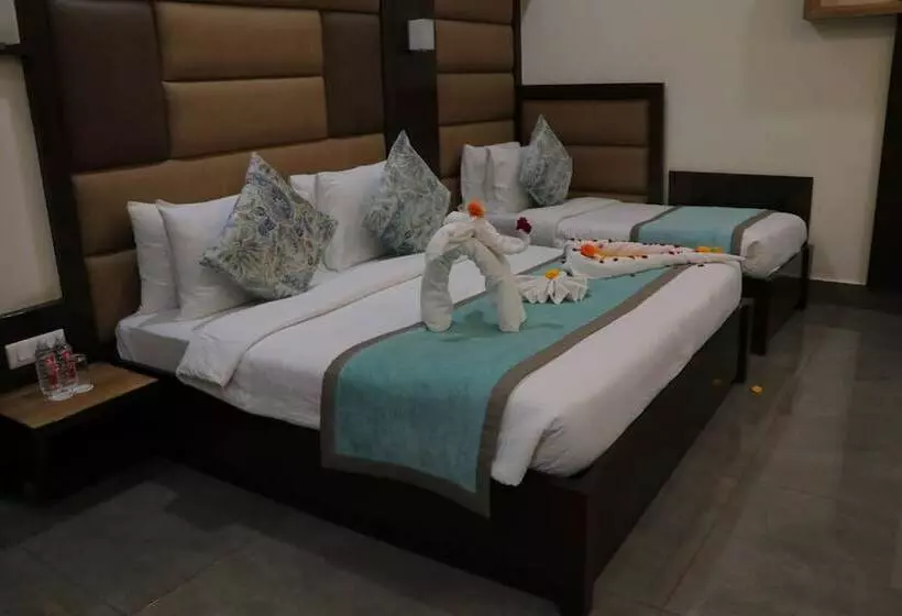 ホテル Clarks Inn Express Bharatpur