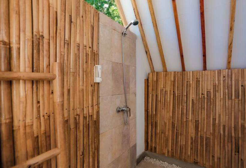 فندق Mad Monkey Nusa Lembongan