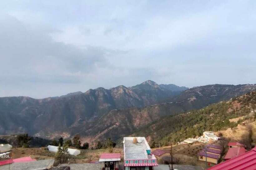 בית מלון כפרי Kanatal S Valley View Inn