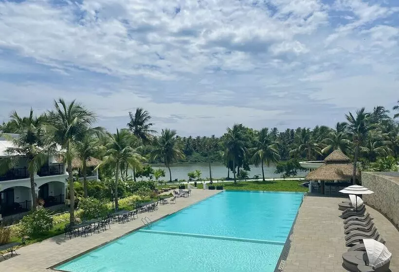 هتل Lagoon Sarovar Premiere Resort, Pondicherry