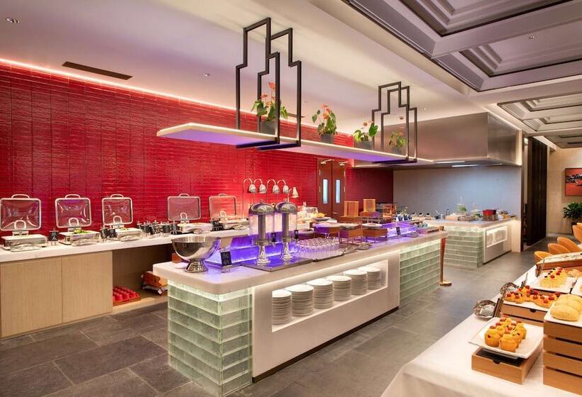 Hotel Ramada Plaza By Wyndham Poyang