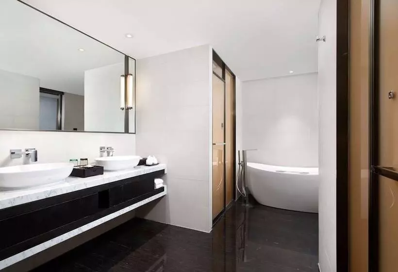 ホテル Ramada Plaza By Wyndham Poyang