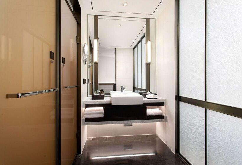 Hotel Ramada Plaza By Wyndham Poyang