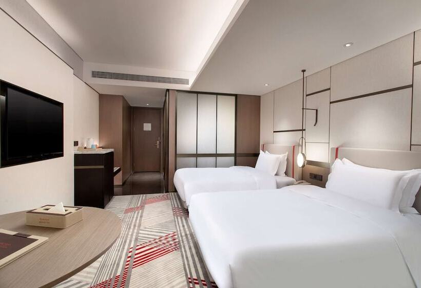 Hotel Ramada Plaza By Wyndham Poyang