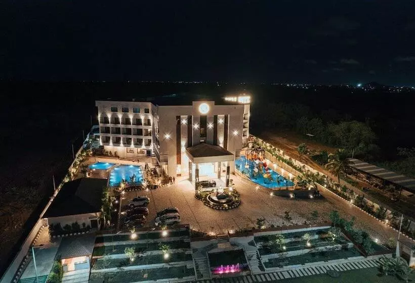 ホテル Royal Ritz