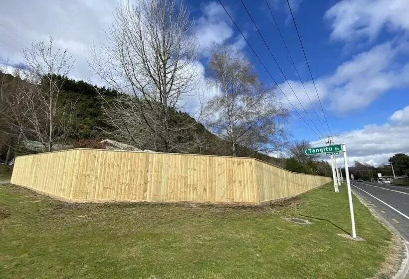 Motuoapa Bay Chalets