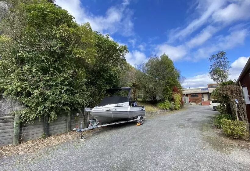 Motuoapa Bay Chalets