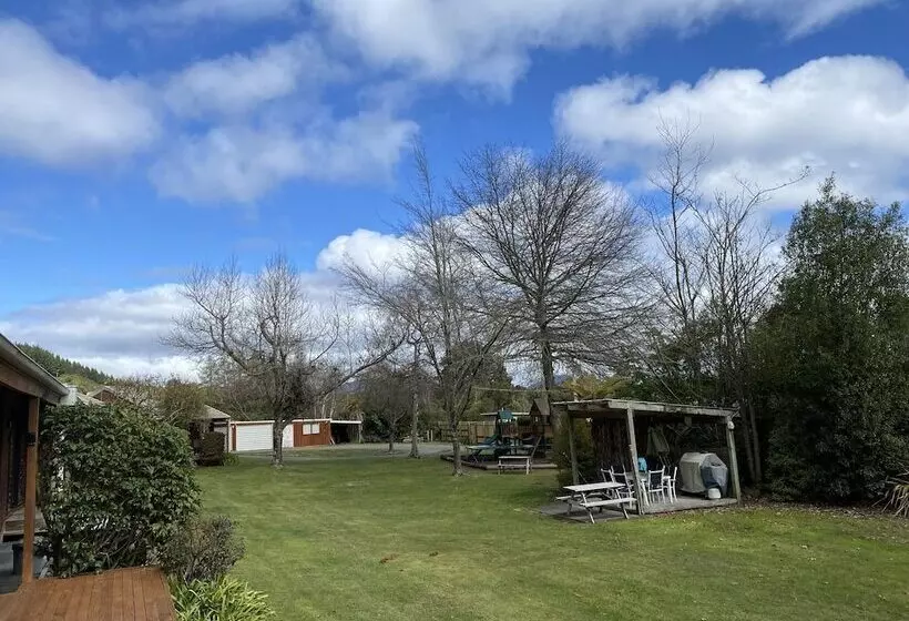 Motuoapa Bay Chalets